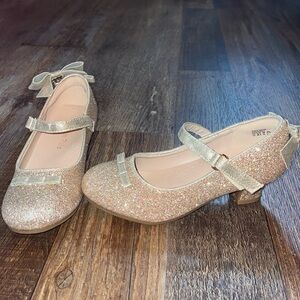 Gold sparkle kids kitten heel